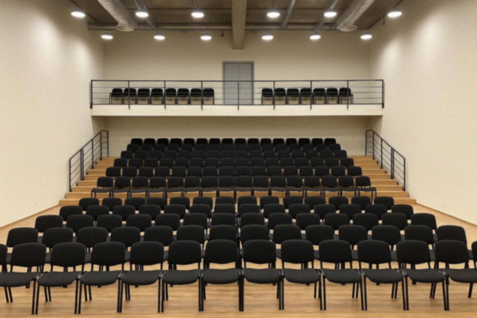 Kreatywne zabawy świąteczne w Hajnowskim Domu Kultury dla uczniów SP4